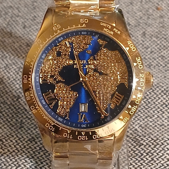 Micheal Kors Layton Blue Pave Crystal Dial MK 6243 Womens Watch - Picture 2 of 16